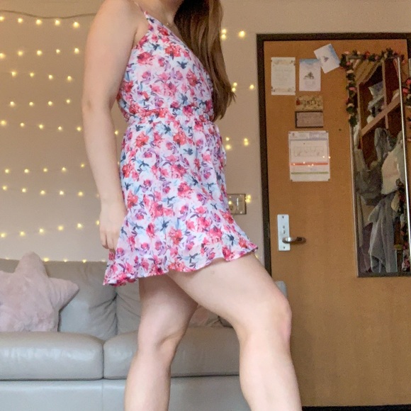Francesca’s Floral Dress - Picture 1 of 9